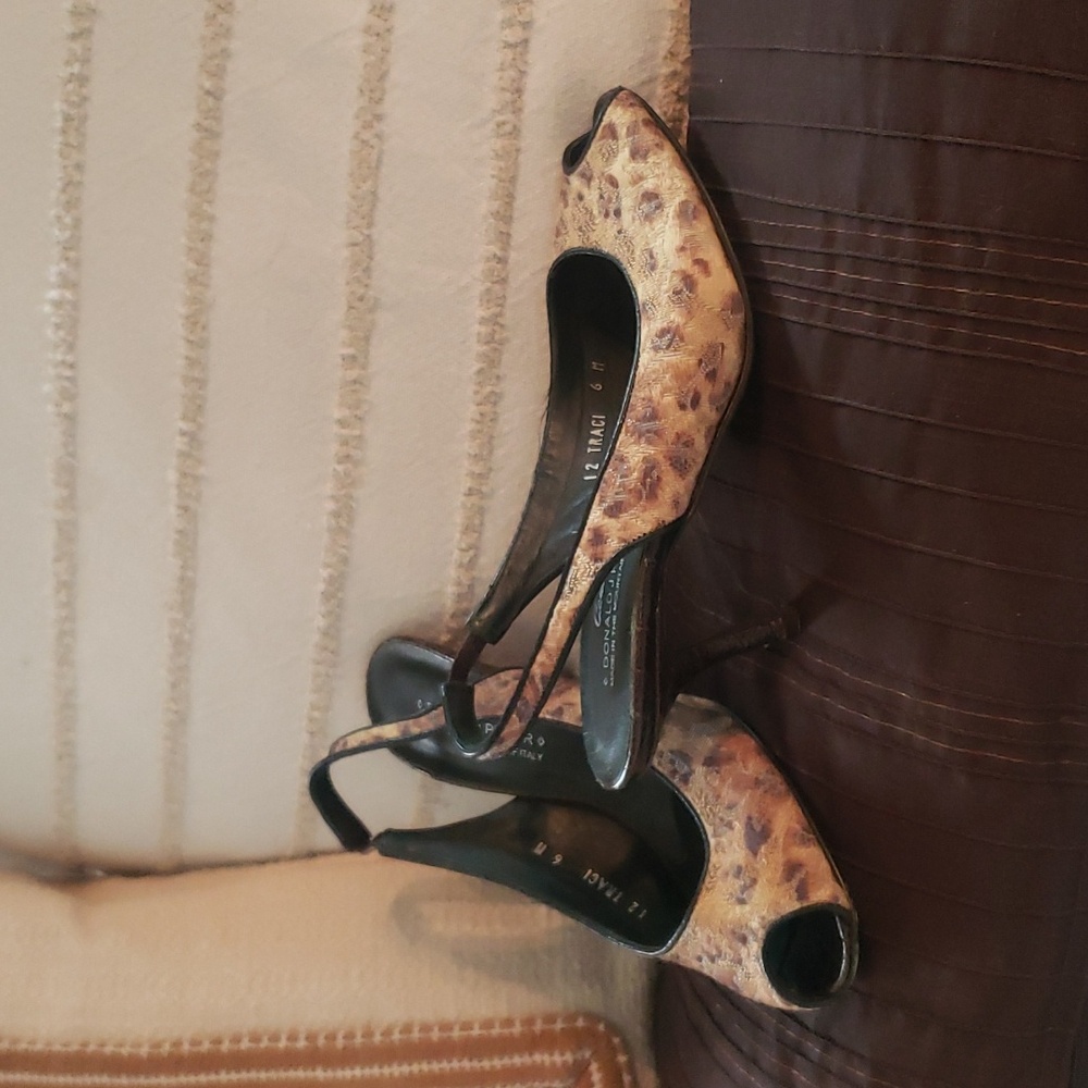 Donald Pliner Couture Leopard Kitten Slingbacks Size 6